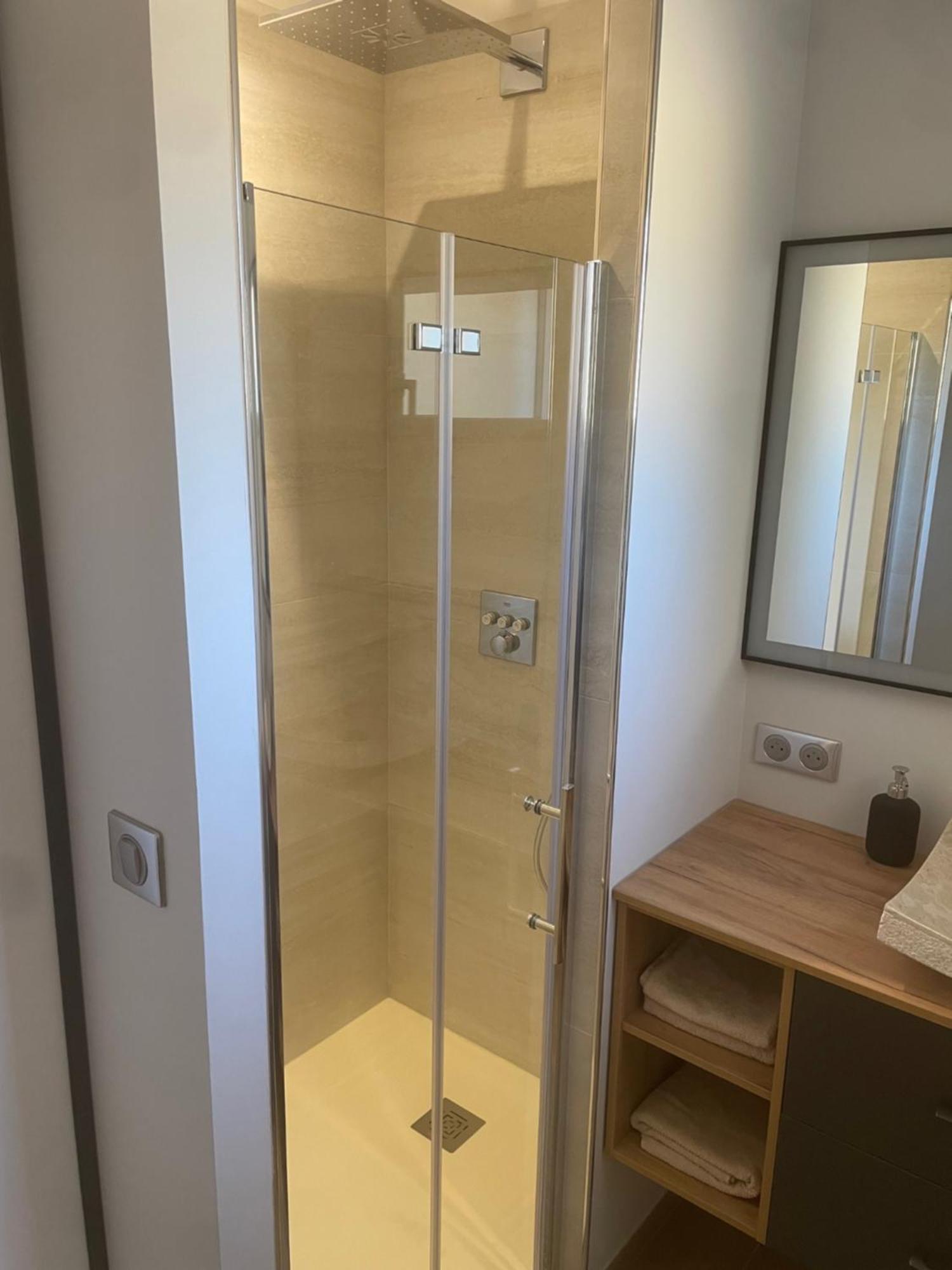 Logement Avec Jacuzzi Joucas Esterno foto