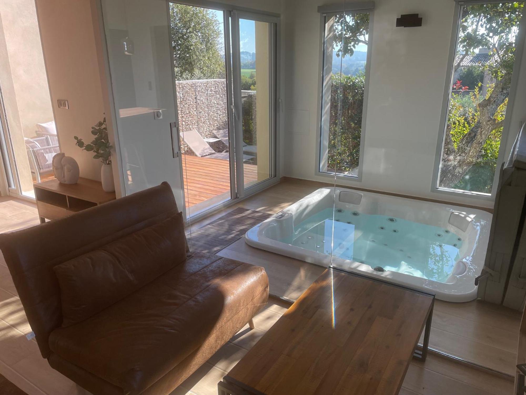 Logement Avec Jacuzzi Joucas Esterno foto